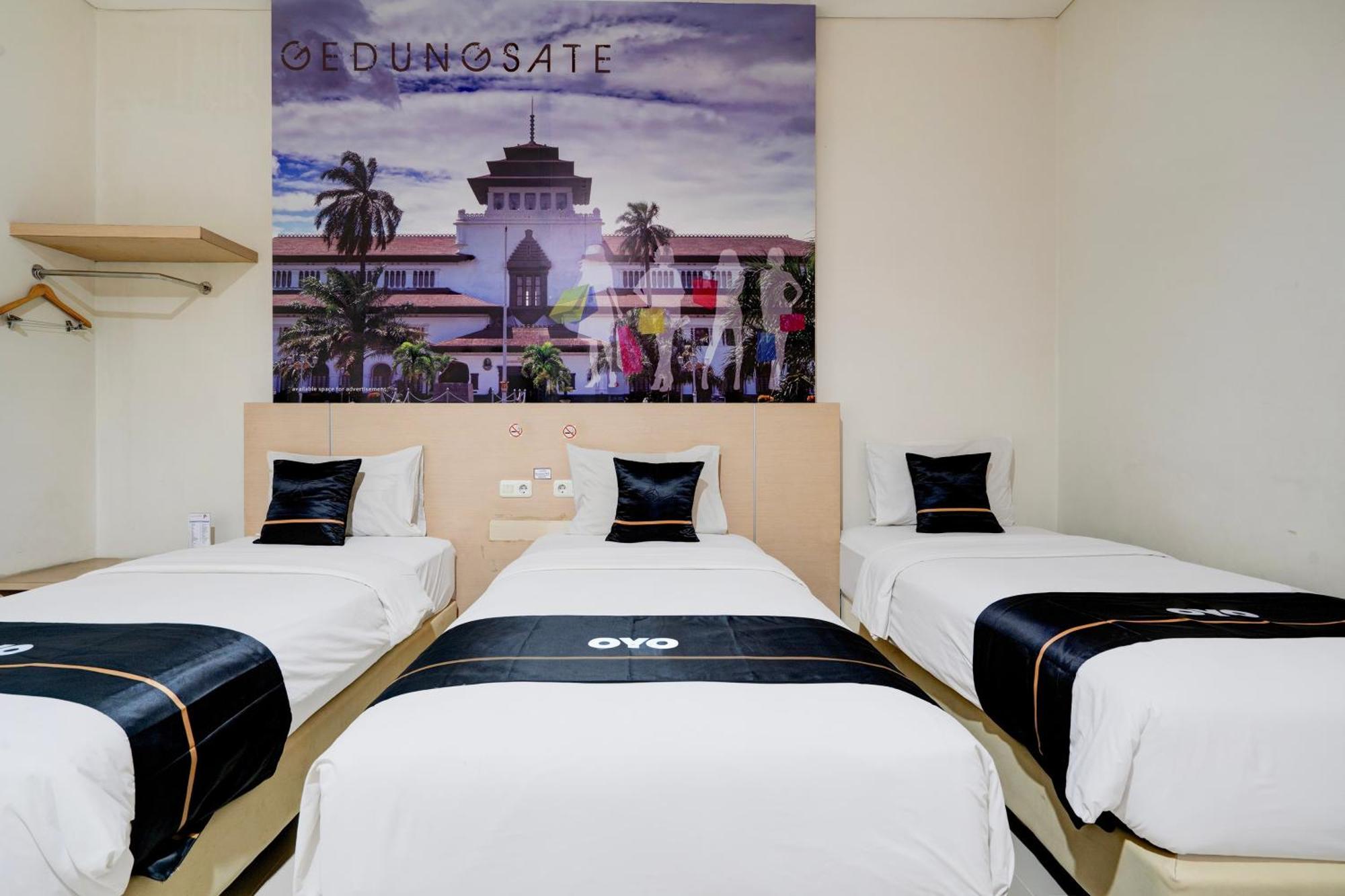 Townhouse Oak Cihampelas Near Ciwalk Formerly Promenade Hotel Bandung Kültér fotó